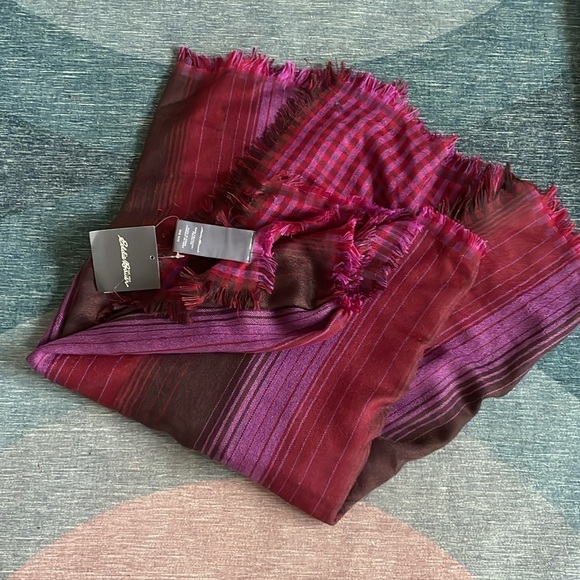 NWT Eddie Bauer Two Tone Plaid Fringe Layering scarf - Picture 3 of 11